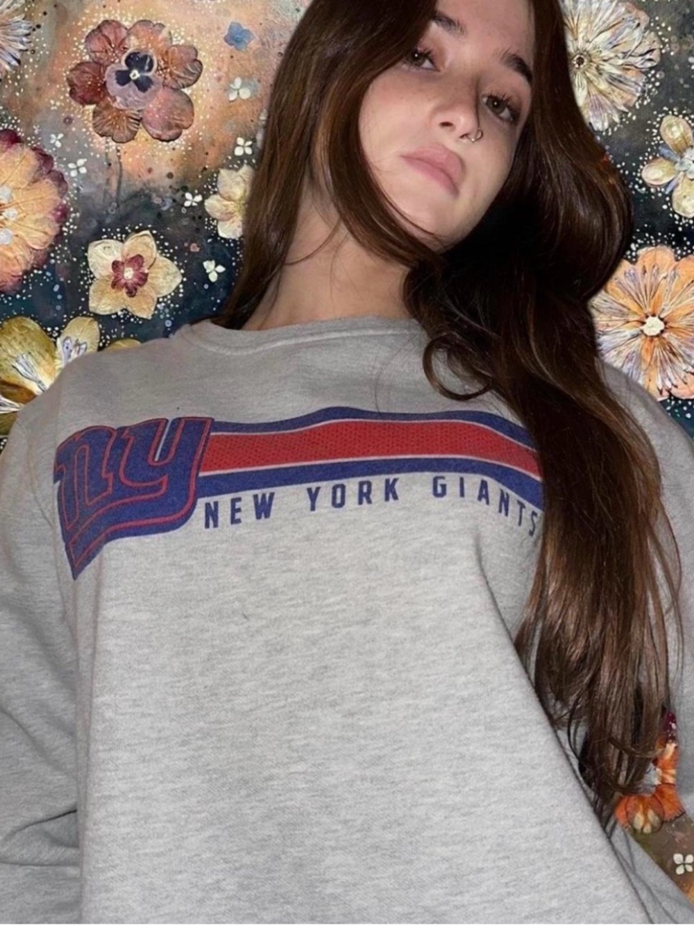 light grey New York Giants crewneck sweatshirt - Picture 7 of 8
